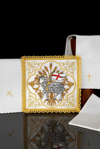 From Advent to Easter: Navigating the Liturgical Year with Appropriate Vestments and Linens